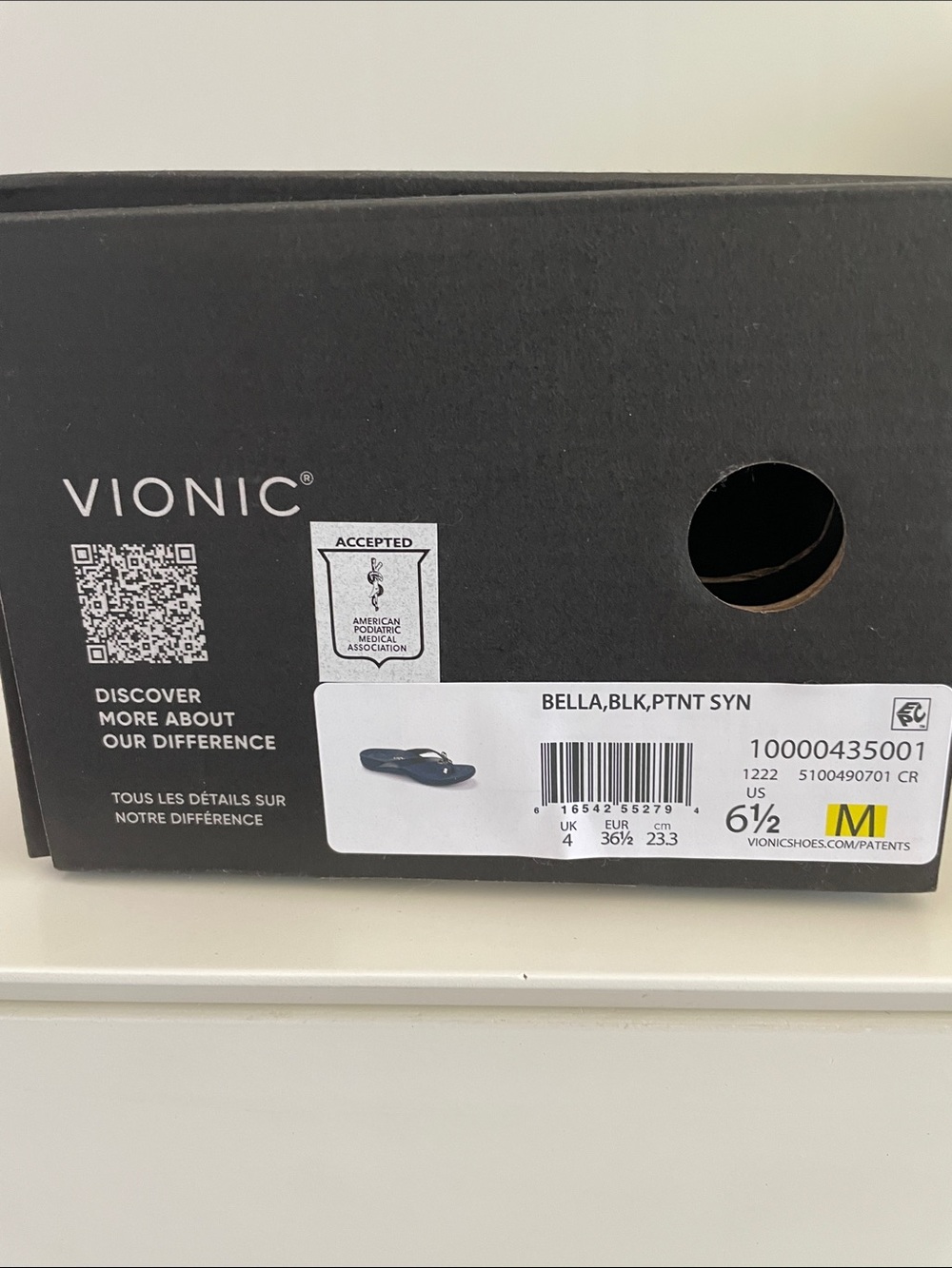 Vionic Black Women's Thong Sandals with Decorative Bow Accents - Picture 6 of 7